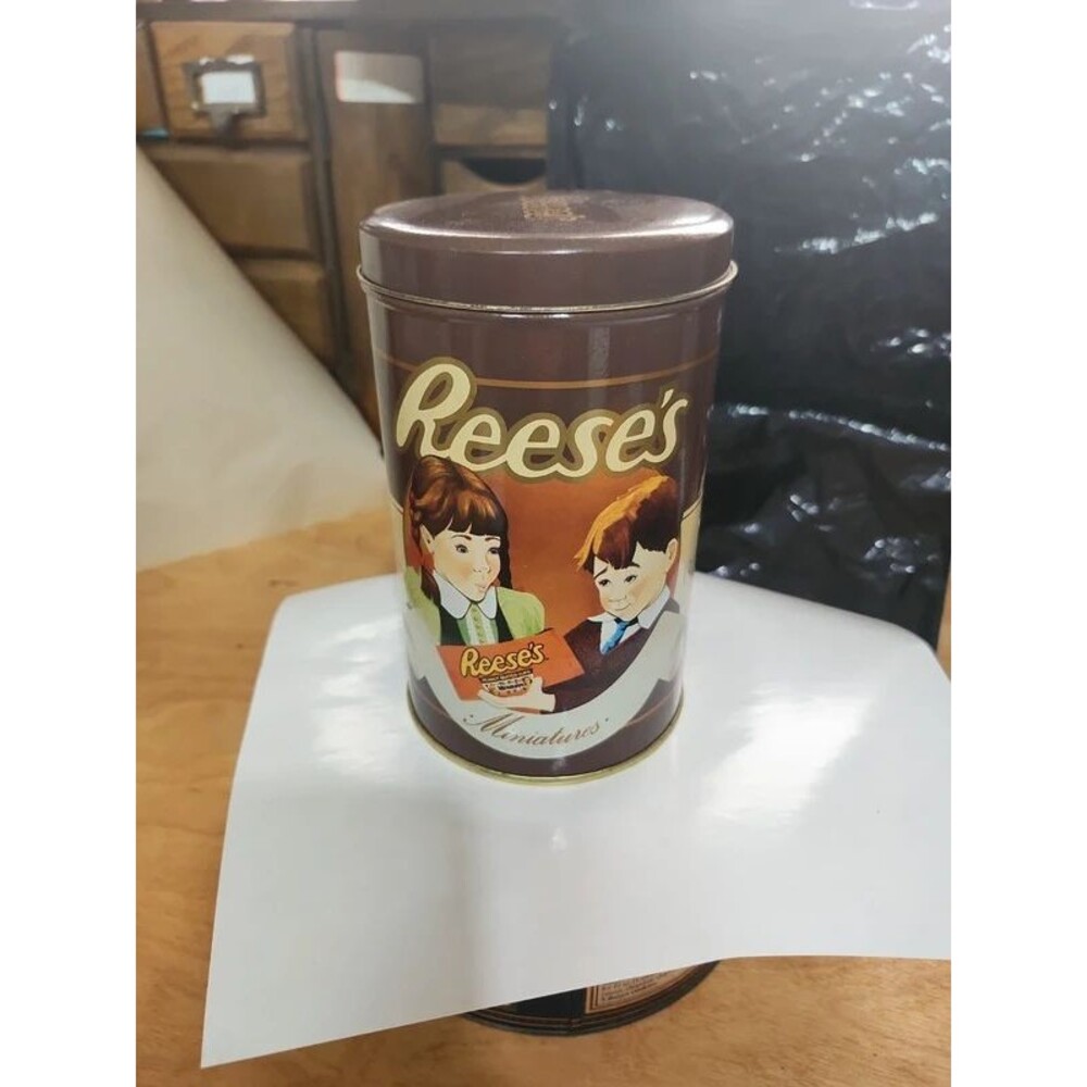1989 tin Reese pieces